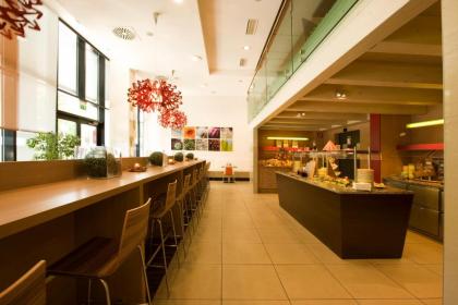 Ibis Wien Messe - image 14