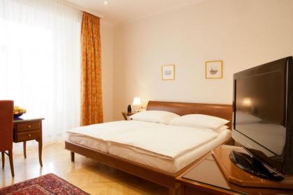 Hotel Kaiserin Elisabeth - image 1