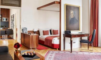 Derag Livinghotel An der Oper - image 1