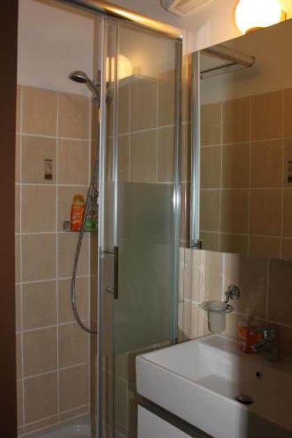 Arnes Hotel Vienna - image 18
