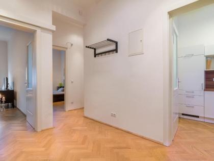 Central Vienna-Living - image 5