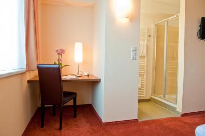 Hahn Hotel Vienna - image 21