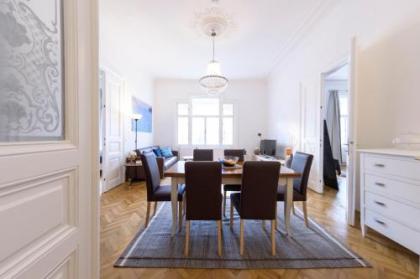 Senator Suite Stephansplatz by welcome2vienna - image 11