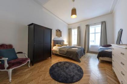 Senator Suite Stephansplatz by welcome2vienna - image 12
