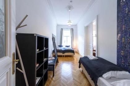 Senator Suite Stephansplatz by welcome2vienna - image 13