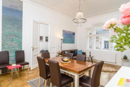 Senator Suite Stephansplatz by welcome2vienna - image 17