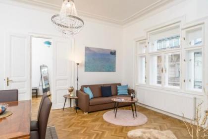 Senator Suite Stephansplatz by welcome2vienna - image 19