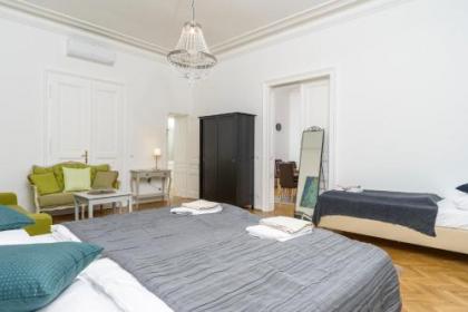 Senator Suite Stephansplatz by welcome2vienna - image 8