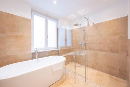 Moulin Rouge Suite - image 28