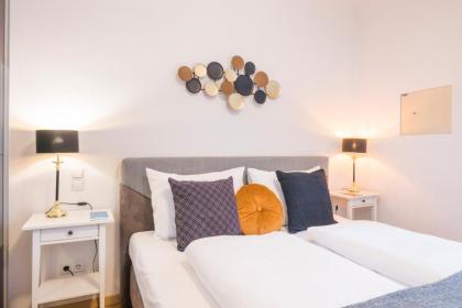 Moulin Rouge Suite - image 29