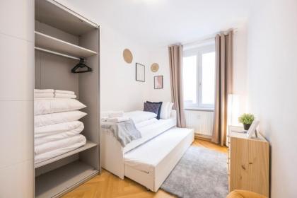 Moulin Rouge Suite - image 30