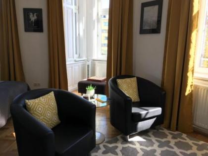 Apartment Vienna Smart Living - image 3