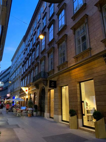 KH Apartments Stephansplatz - image 22