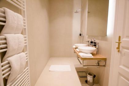 Studio Apartments Opera - Mai's Apartments - by Arbio - image 26