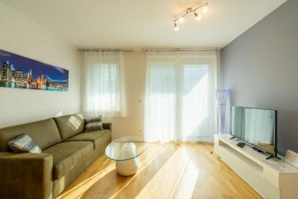 Vienna City and SPA - Modern Apartments next to Therme Wien & 15 Minutes to the City Center - image 1