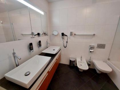 Vienna Studio Apartments - image 9