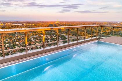 Triiiple Tower Dream Apartments with Rooftop-Summer-Pool - image 29