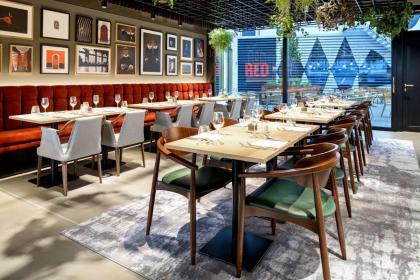 Radisson RED Hotel Vienna - image 30