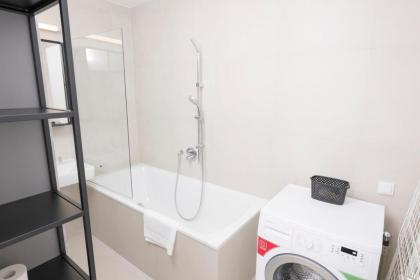 Ottakring Balcony Suite - image 27