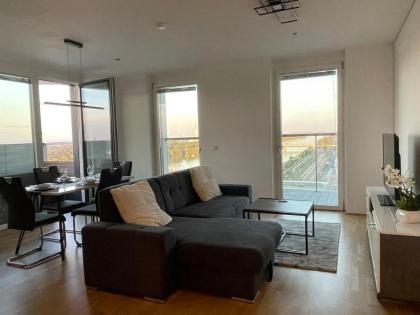 Luxury Waterfront Sky Residence - image 21