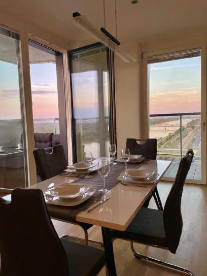 Luxury Waterfront Sky Residence - image 22