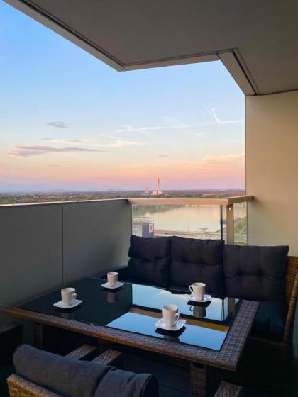 Luxury Waterfront Sky Residence - image 24
