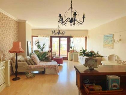 Central Couple's California chic LOFT n balcony - image 26