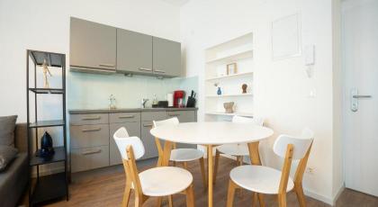 Sunny apartment in Leopoldstad terrace with grill - image 21