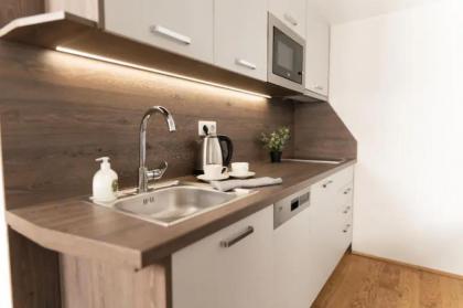 Apartment Hotel Triester - image 21