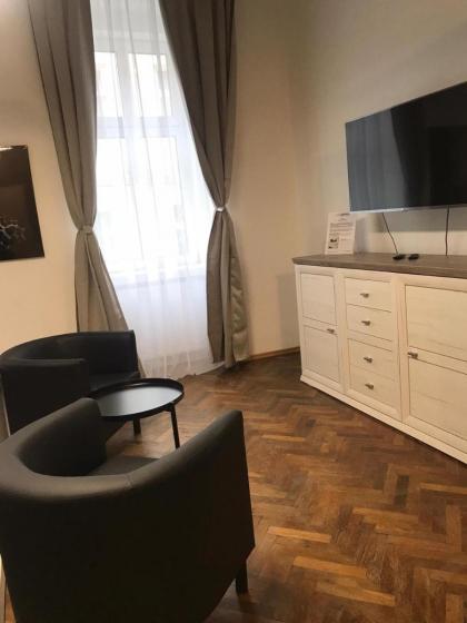Apartment near Schönbrunn with balcony - image 30